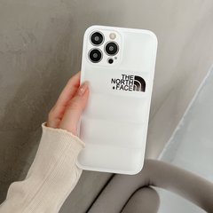 Пуферный чехол-пуховик для iPhone 15 Pro The North Face Белый